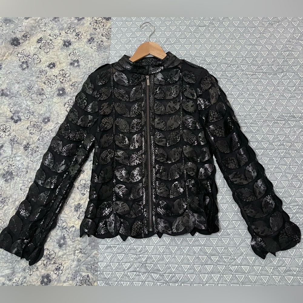 Faux leather and mesh jacket with shiny pattern, size M. EUC - Picture 4 of 4